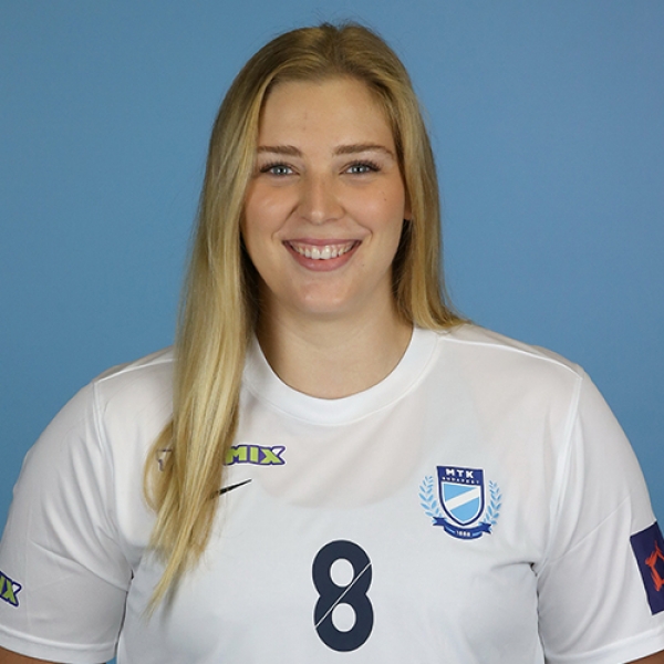 Laura  Szabo